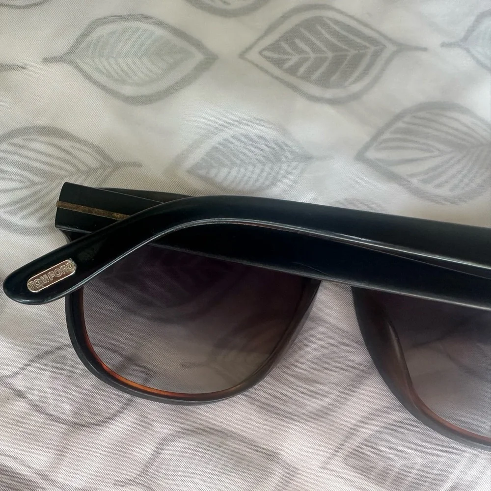 Tom Ford Olivier TF236 Sunglasses - Used with scratches!! - Picture 5 of 14